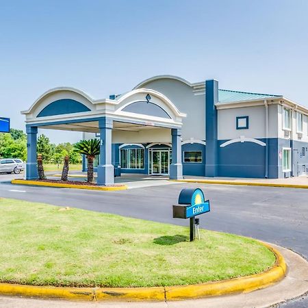 Days Inn By Wyndham Coliseum Montgomery Al Exterior foto